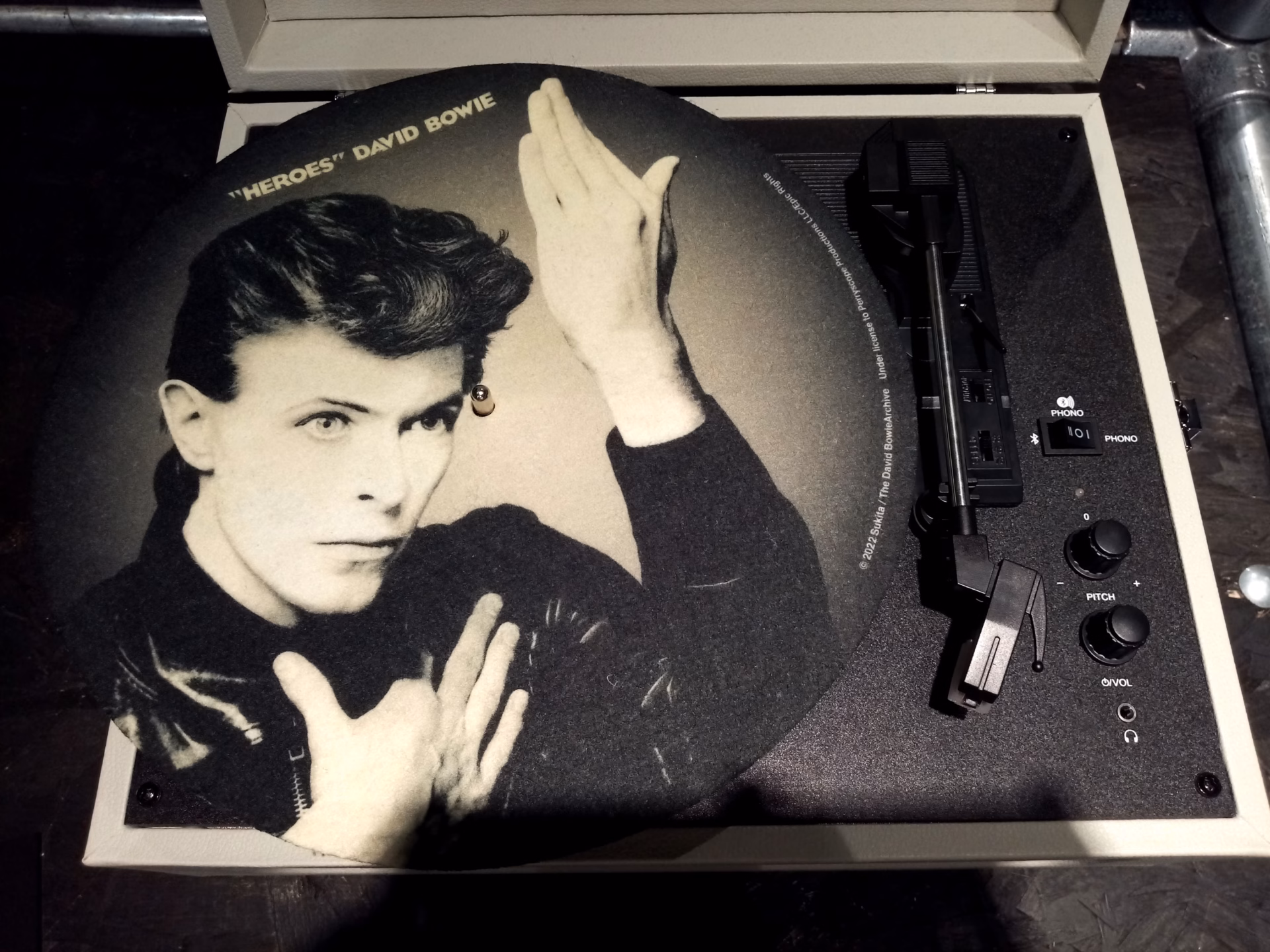 Septembra izide album z zgodnjimi posnetki Davida Bowieja