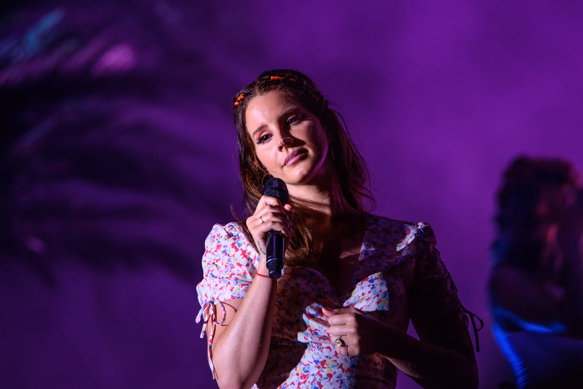 Lana Del Rey ob albumu “Stove” napovedala še spremljevalno ploščo